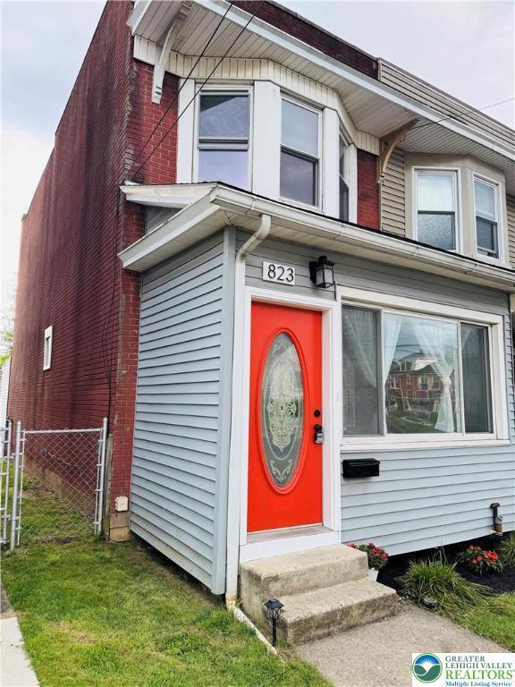 823 Spring St, Bethlehem City, PA 18018 - photo 1