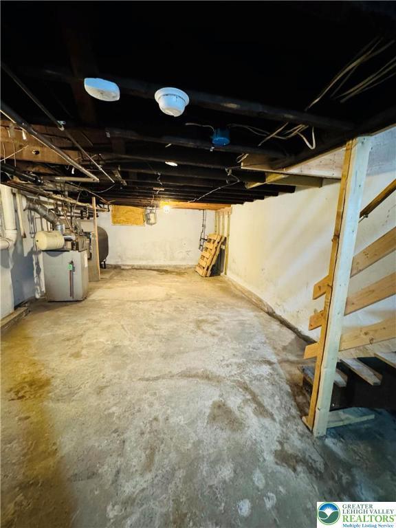 823 Spring St, Bethlehem City, PA 18018 - photo 35