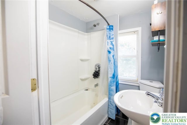 1666 Newport Ave, Northampton Boro, PA 18067 - bathroom featuring shower / tub combo and tile patterned flooring