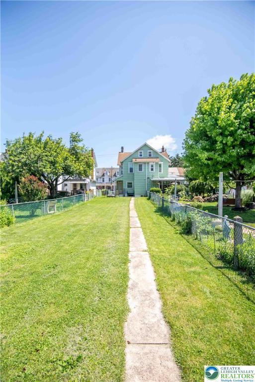 1666 Newport Ave, Northampton Boro, PA 18067 - view of yard