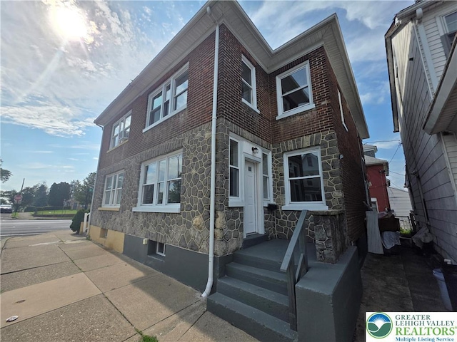 161 W Wilkes Barre St, Easton, PA 18042 - photo 1
