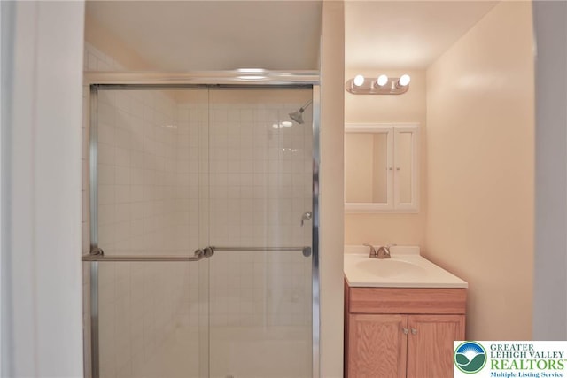 5758 Lower Macungie Rd, Lower Macungie Twp, PA 18062 - full bath featuring tiled shower and vanity