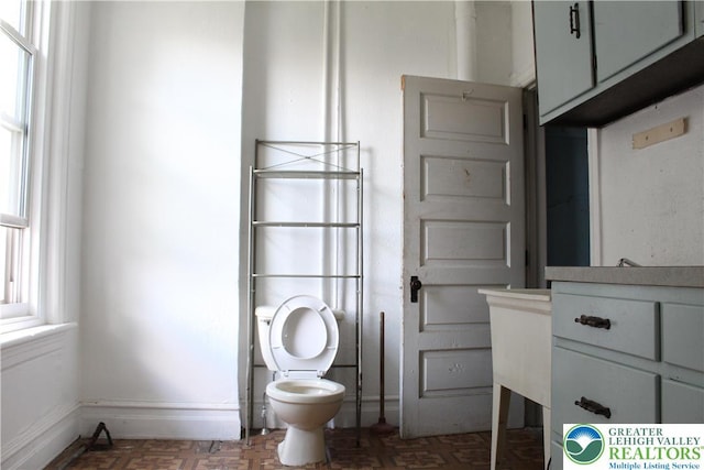 206 21st St, Northampton Boro, PA 18067 - bathroom with toilet and baseboards