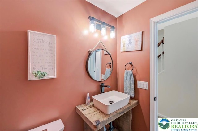 5117 Hounds Ear Rd, Coolbaugh Twp, PA 18466 - bathroom with a sink and toilet