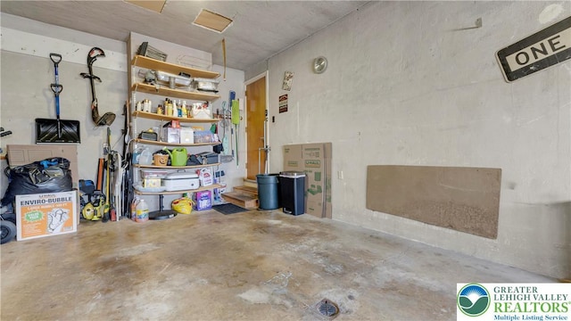 2930 Green Pond, Palmer Twp, PA 18045 - view of garage