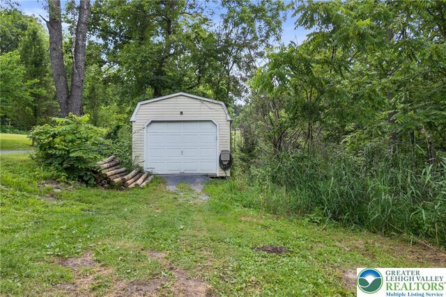 2954 Avery Rd, Washington Twp, PA 18080 - view of detached garage