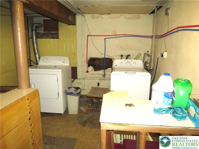 151 W Nesquehoning St, Easton, PA 18042 - washroom featuring washing machine and clothes dryer
