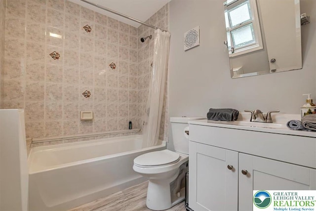 5 Flagstone Ln, East Stroudsburg, PA 18302 - full bath with shower / bath combination with curtain, vanity, and wood finished floors