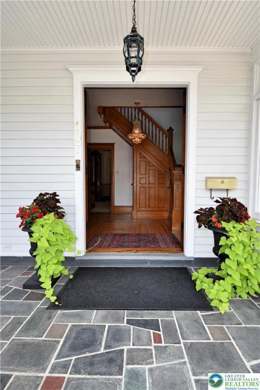 107 N Schanck Ave, Pen Argyl Boro, PA 18072 - entrance to property