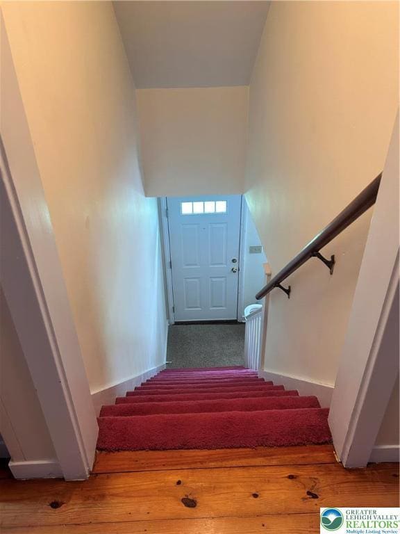 2653 Woodlawn Ave, Palmer Twp, PA 18045 - staircase featuring wood finished floors
