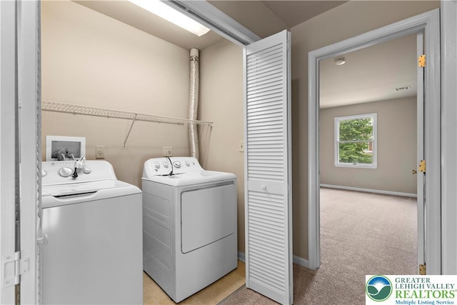 9 Stone Crk, Palmer Twp, PA 18045 - laundry area with washing machine and dryer and light colored carpet