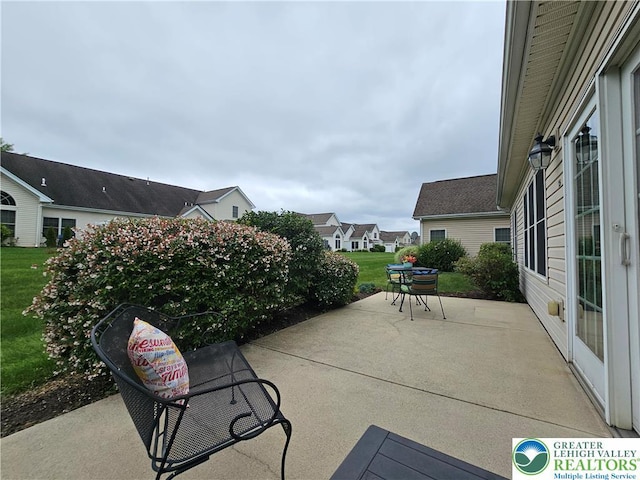 15 Devonshire Dr, Palmer Twp, PA 18045 - view of patio