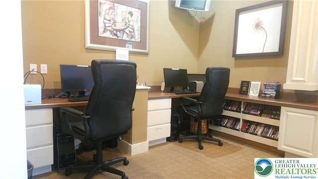 15 Devonshire Dr, Palmer Twp, PA 18045 - office space with light carpet
