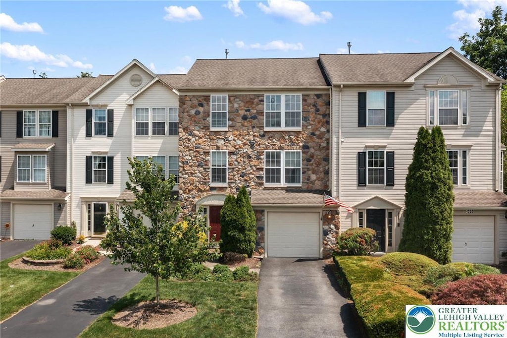 4354 Apple Blossom Dr, Upper Saucon Twp, PA 18034 - photo 1