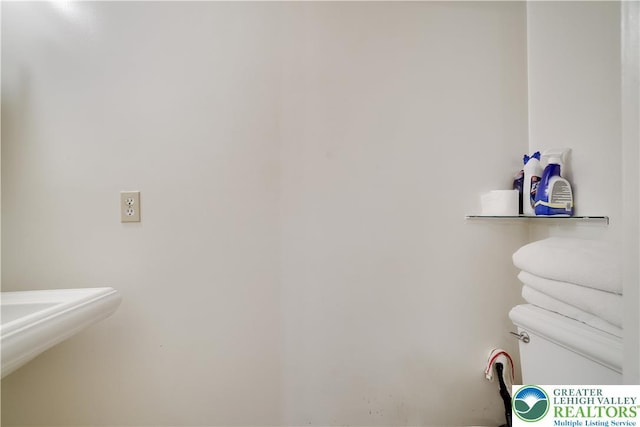 303 Lakefield Ter, Jackson Twp, PA 18360 - bathroom with toilet