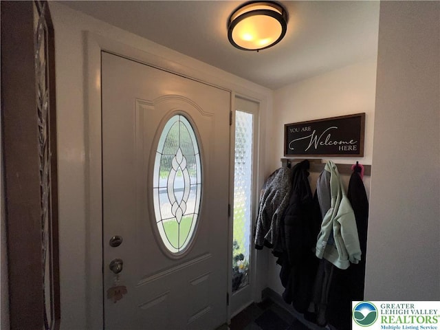 532 6th St, Whitehall Twp, PA 18052 - view of foyer entrance