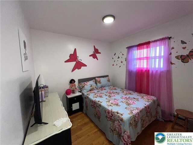 532 6th St, Whitehall Twp, PA 18052 - bedroom with light wood finished floors