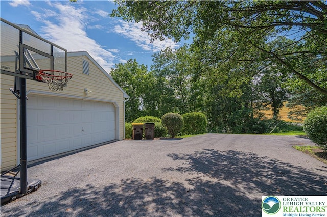 5460 Devonshire Ct, North Whitehall Twp, PA 18059 - photo 8