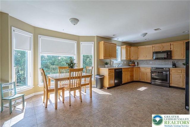 5460 Devonshire Ct, North Whitehall Twp, PA 18059 - photo 13