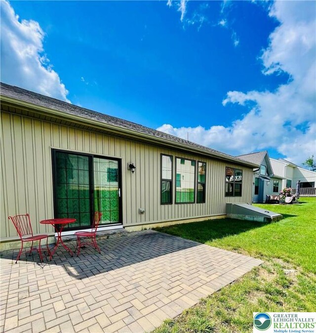 4147 Bluesky Pl, Emmaus Boro, PA 18049 - photo 3