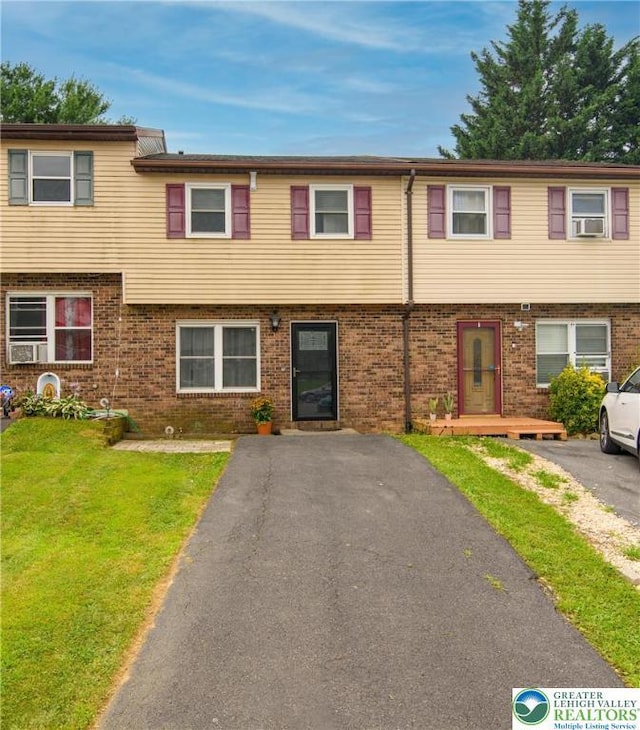2612 Mountain Ln, Allentown City, PA 18103 - photo 1