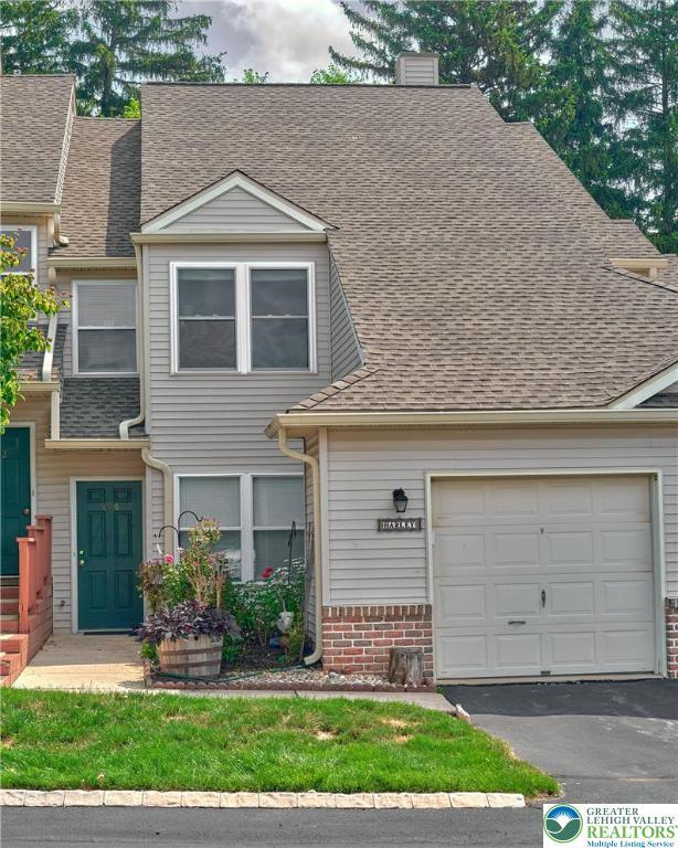 194 Lindfield Cir, Macungie Boro, PA 18062 - photo 1