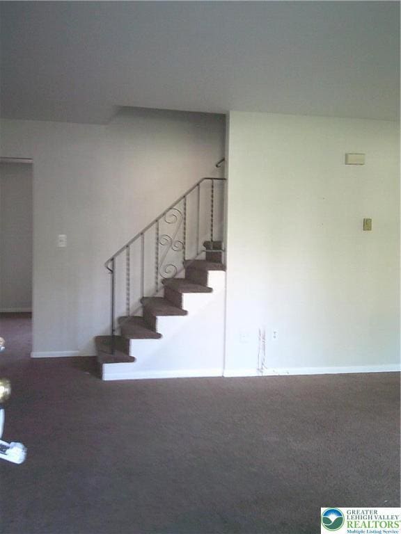 2041 Grove St, Allentown City, PA 18104 - photo 3