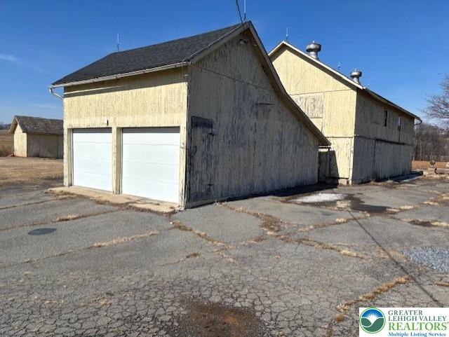 6341 Memorial Rd, Heidelberg Twp, PA 18053 - photo 8