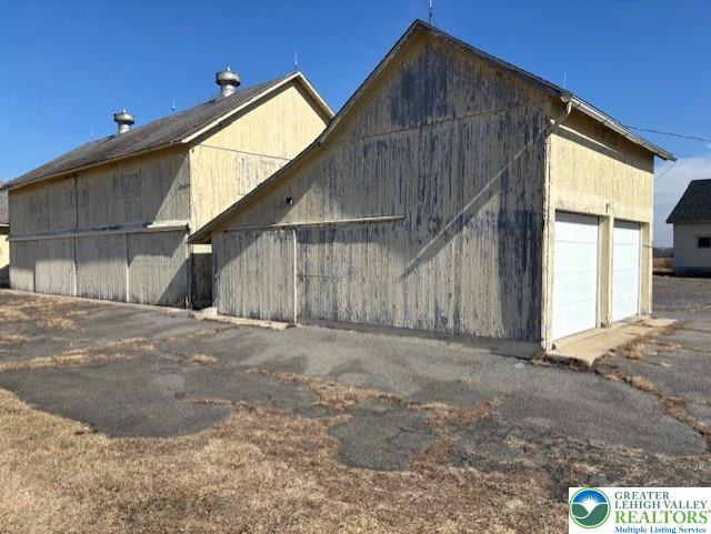 6341 Memorial Rd, Heidelberg Twp, PA 18053 - photo 9
