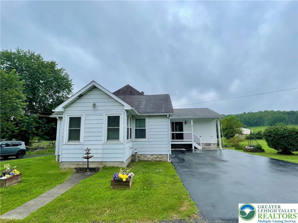 3933 Wood Dr, Lehigh Twp, PA 18088 - photo 1