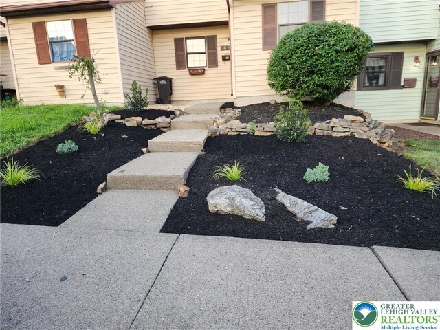 1603 Shiloh Ct, Allentown City, PA 18104 - photo 2