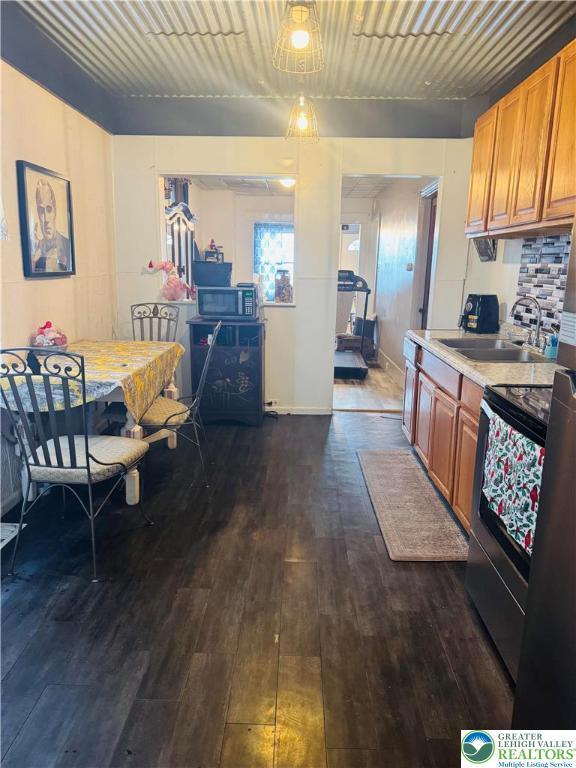 236 S 2nd St, Lehighton Boro, PA 18235 - photo 7