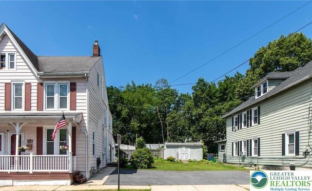 527 Maple St, Bethlehem City, PA 18018 - photo 2