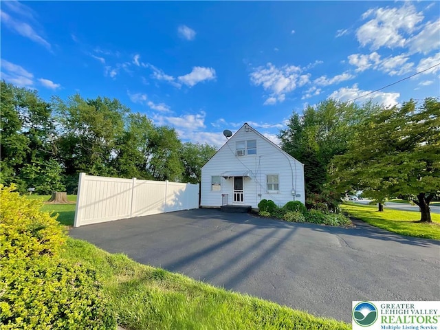 2526 Linden St, Bethlehem City, PA 18017 - photo 4