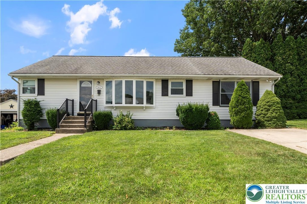 1621 Primrose Ln, Bethlehem City, PA 18018 - photo 1