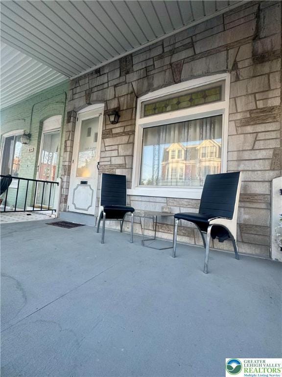 616 N Poplar St, Allentown City, PA 18102 - photo 2