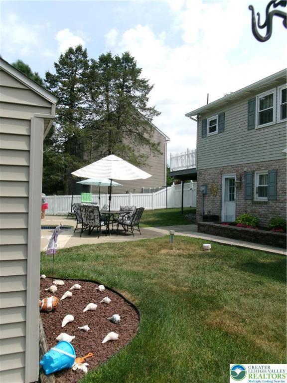 2837 Hillcrest Dr E, North Whitehall Twp, PA 18037 - photo 6