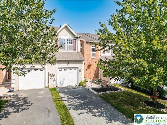 7033 Hunt Dr, Macungie Boro, PA 18062 - photo 1