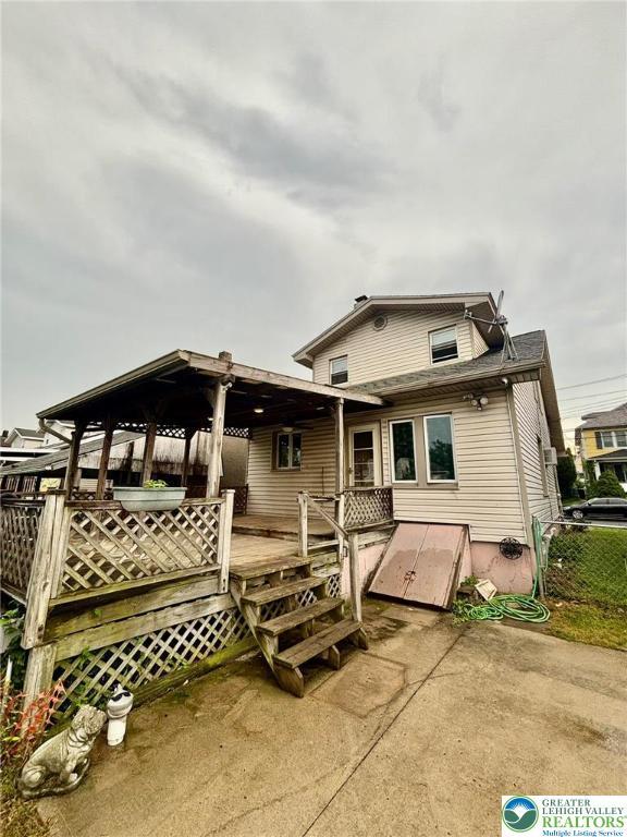 2422 Victor St, Easton, PA 18042 - photo 3