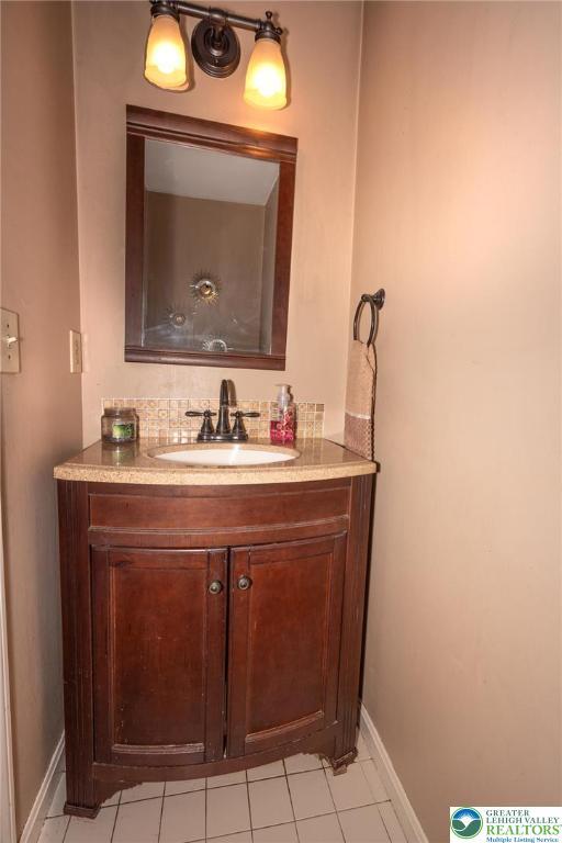 1547 Zimpfer Ln, Hellertown Boro, PA 18055 - photo 12