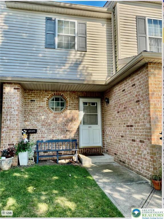 6672 Pioneer Dr, Lower Macungie Twp, PA 18062 - photo 1