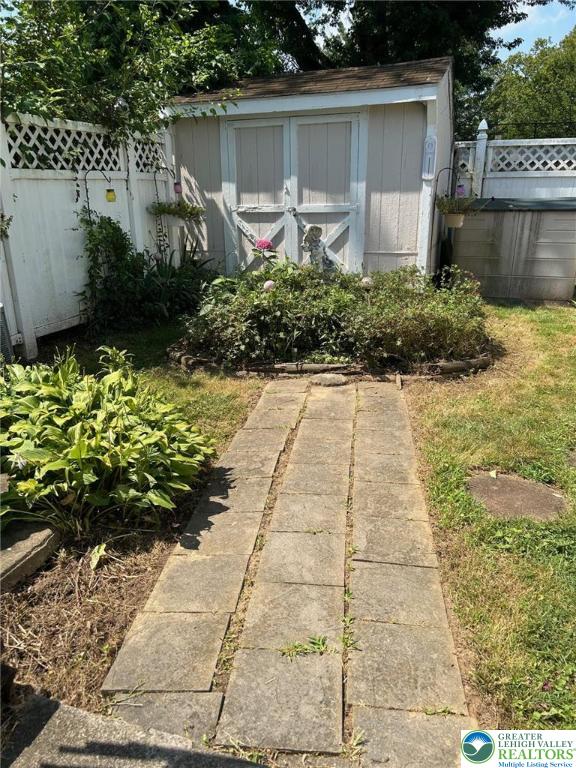 703 S 23rd St, Wilson Boro, PA 18042 - photo 32