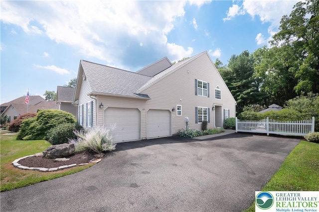 2073 Rolling Meadow Dr, Lower Macungie Twp, PA 18062 - photo 2