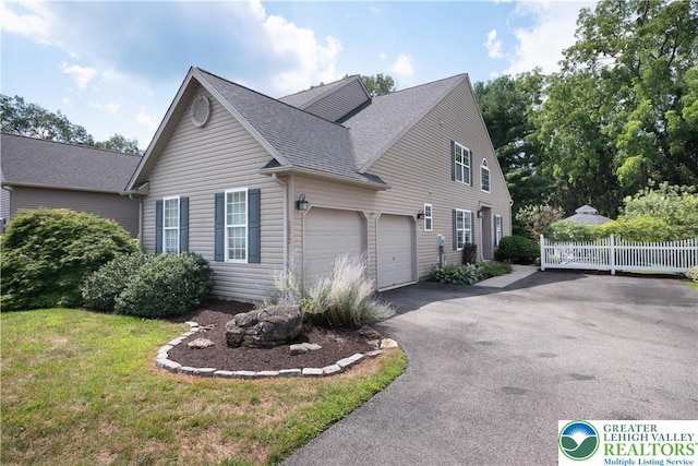 2073 Rolling Meadow Dr, Lower Macungie Twp, PA 18062 - photo 1
