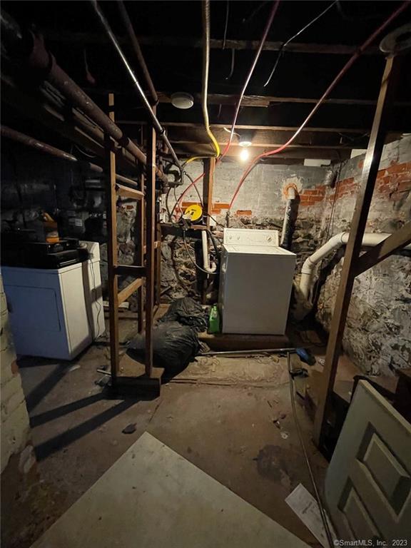 basement with washer and dryer