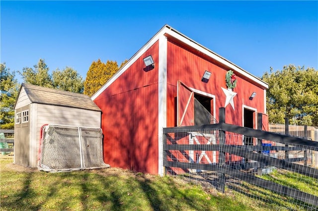 view of outbuilding