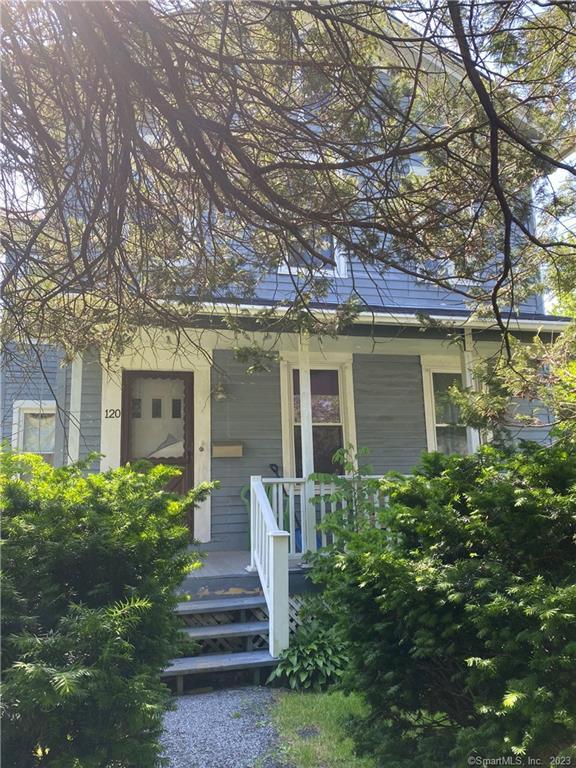 view of front of house with a porch