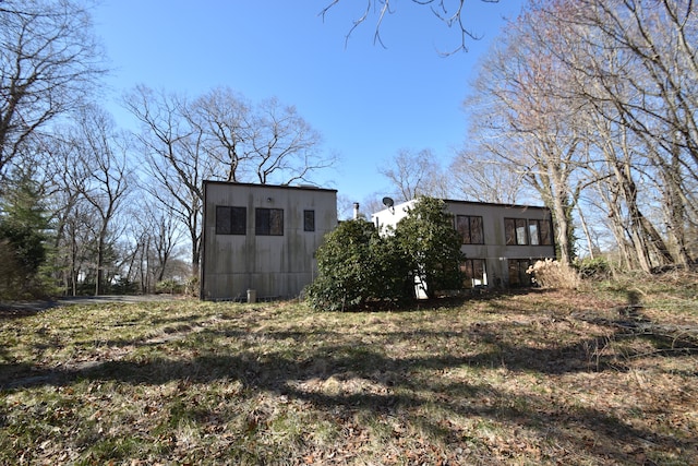 exterior space featuring an outdoor structure