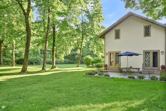 view of yard with a patio area