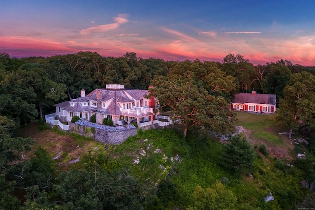 view of aerial view at dusk